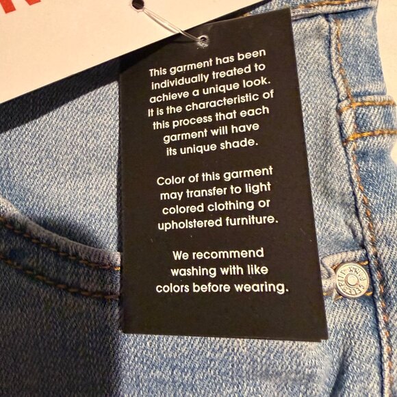 NWT Celebrity Pink Womens Denim Overall Shorts Button Front & Frayed Hem Size S - Picture 4 of 10